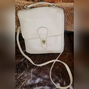 Vintage Coach Station Crossbody Handbag Cream Leather Brass Hardware Hangtag